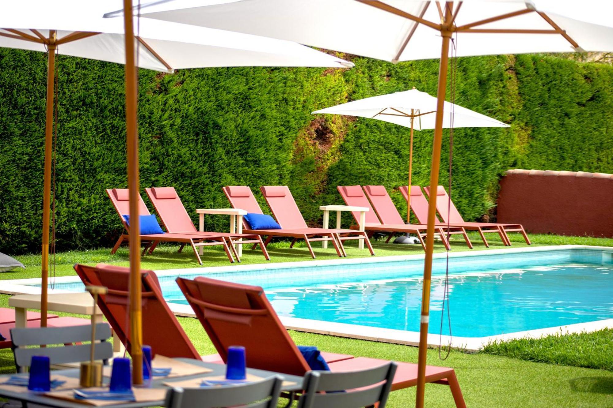 Hotel La Perna Перн-ле-Фонтен Экстерьер фото